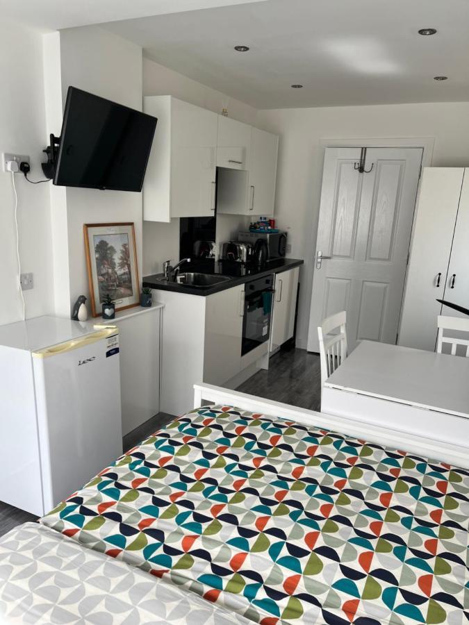 Modern Comfy One Bed Apartment - Free Parking Glasgow Exteriör bild