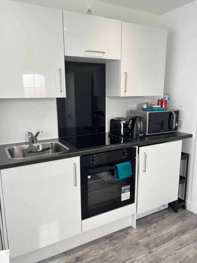 Modern Comfy One Bed Apartment - Free Parking Glasgow Exteriör bild