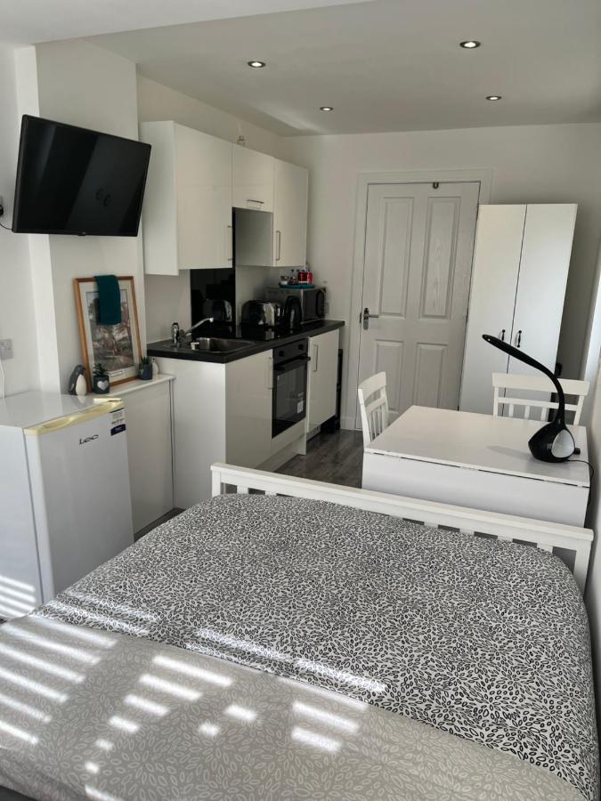 Modern Comfy One Bed Apartment - Free Parking Glasgow Exteriör bild